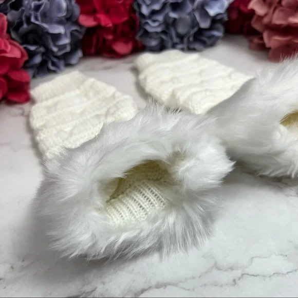 White Knit Fingerless Gloves with Faux Fur - Picture 10 of 11